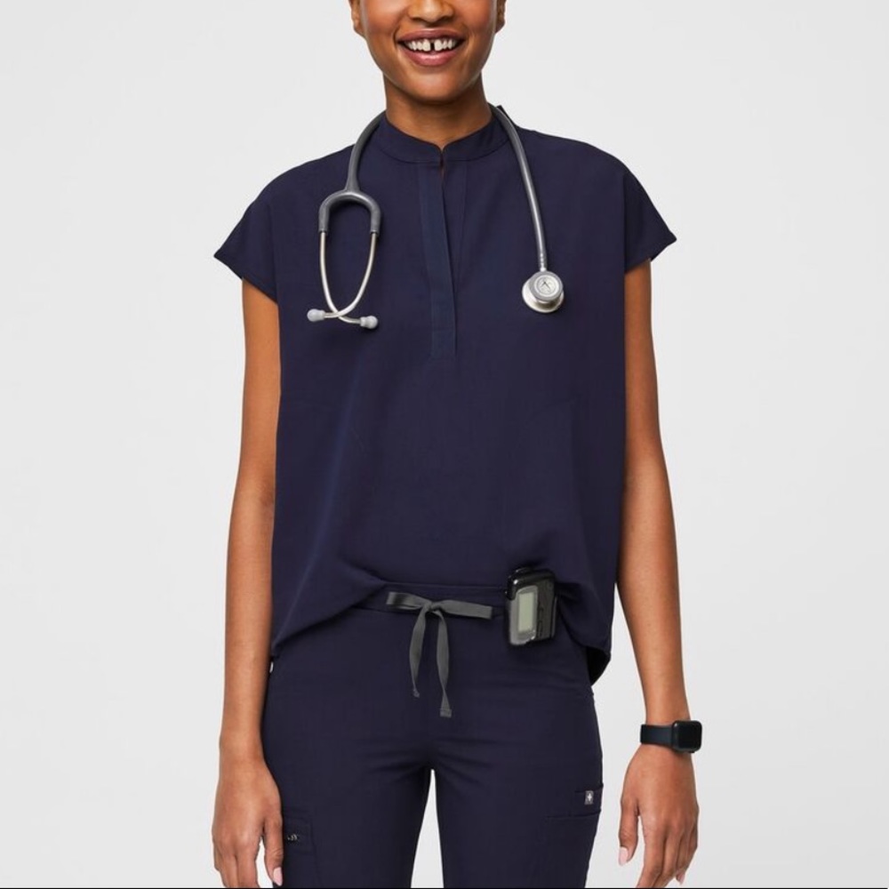 NWT FIGS women's Night Sky Rafaela™ - Oversized Scrub Top